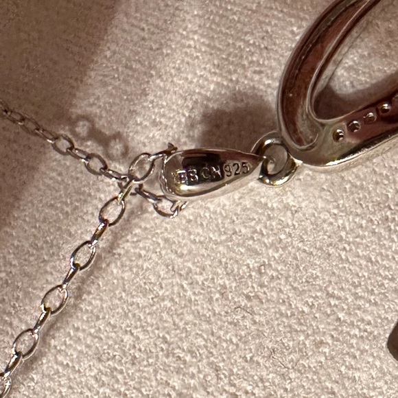 sterling silver M pendant necklace - Picture 5 of 5